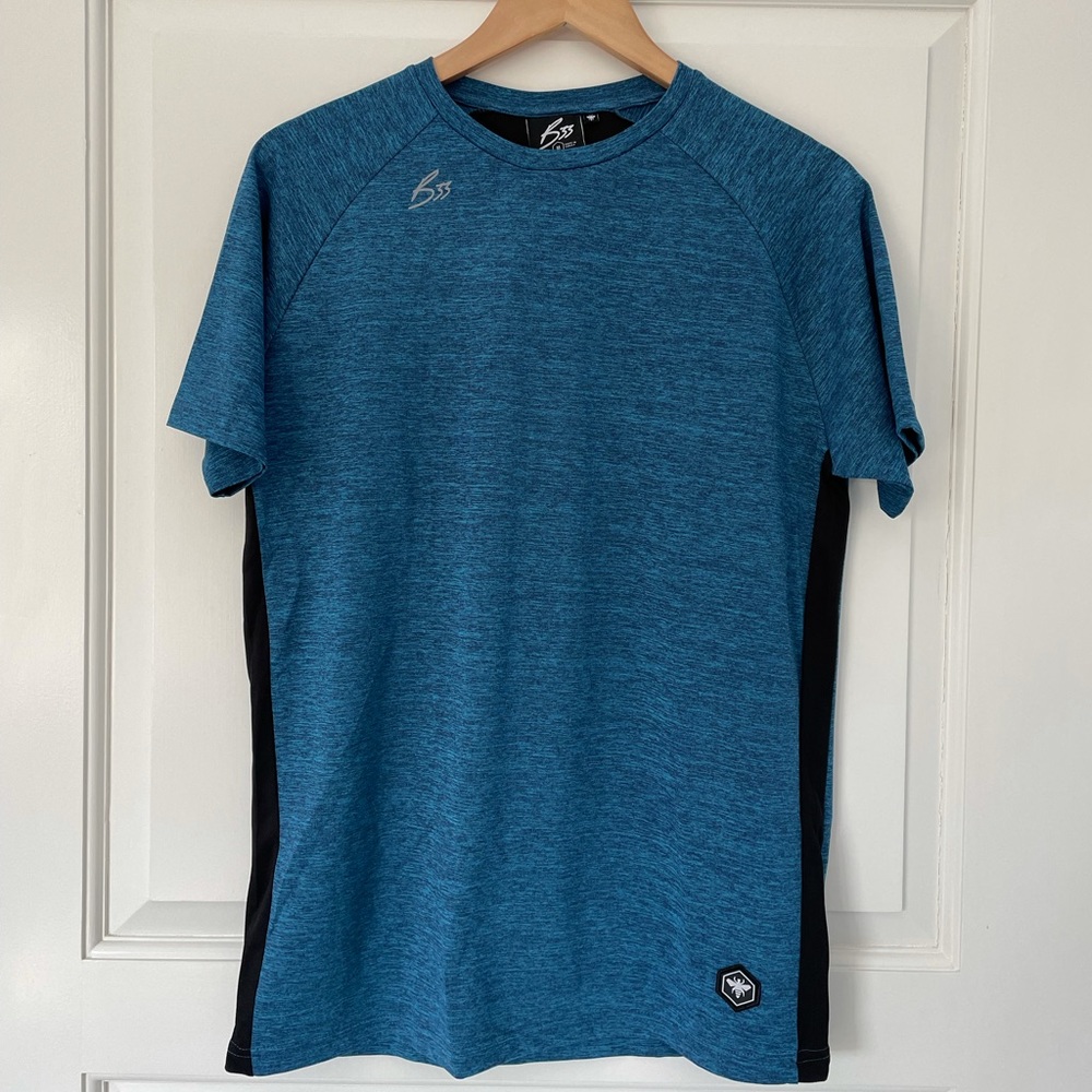 Short sleeve workout shirt.
